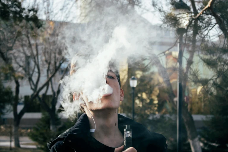Can You Vape After a Dentist Cleaning